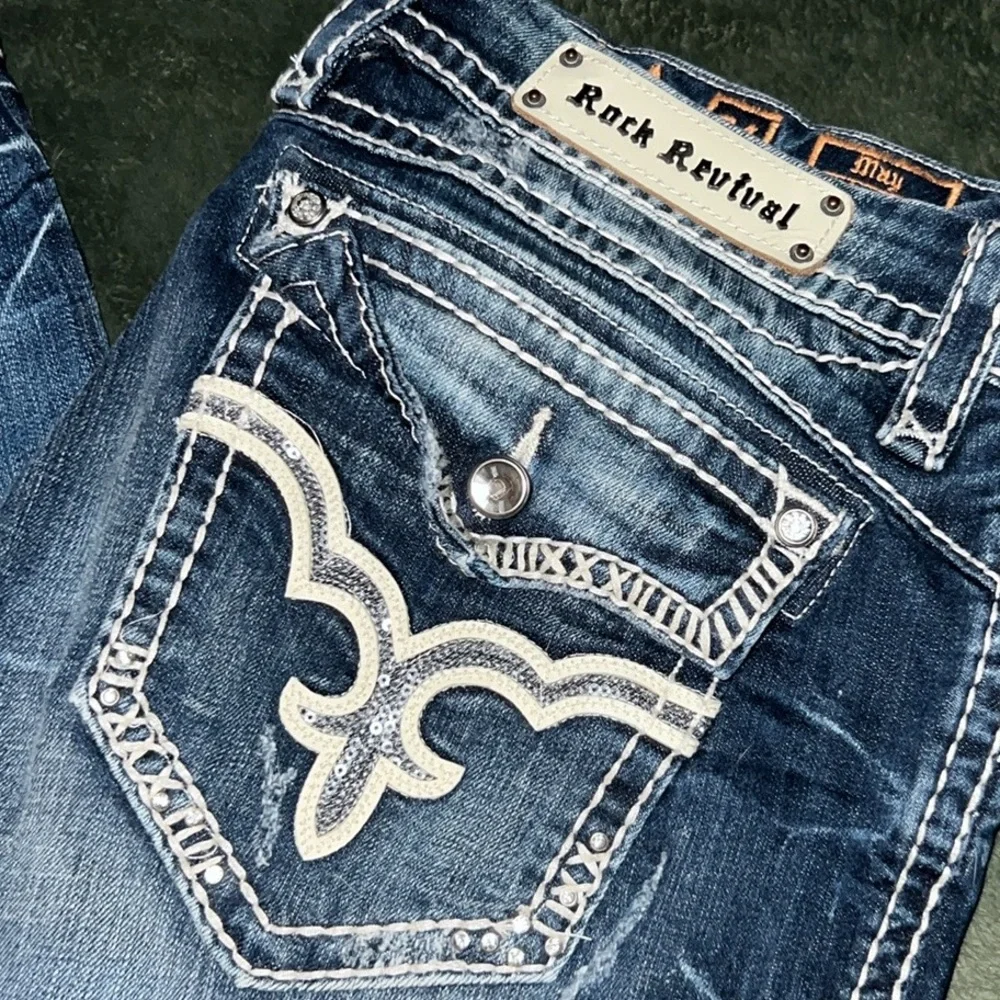 ROCK REVIVAL 🎸 THICK STITCH MAY BOOTCUT DESTROYED DISTRESSED JEANS Women 34 W38” - Picture 5 of 16